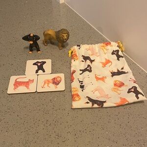 Lovevery Animal Drawstring Pouch with Cards